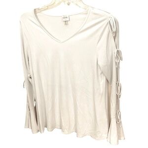 Cupio Women’s Cream Bell Sleeve Shirt Size Medium